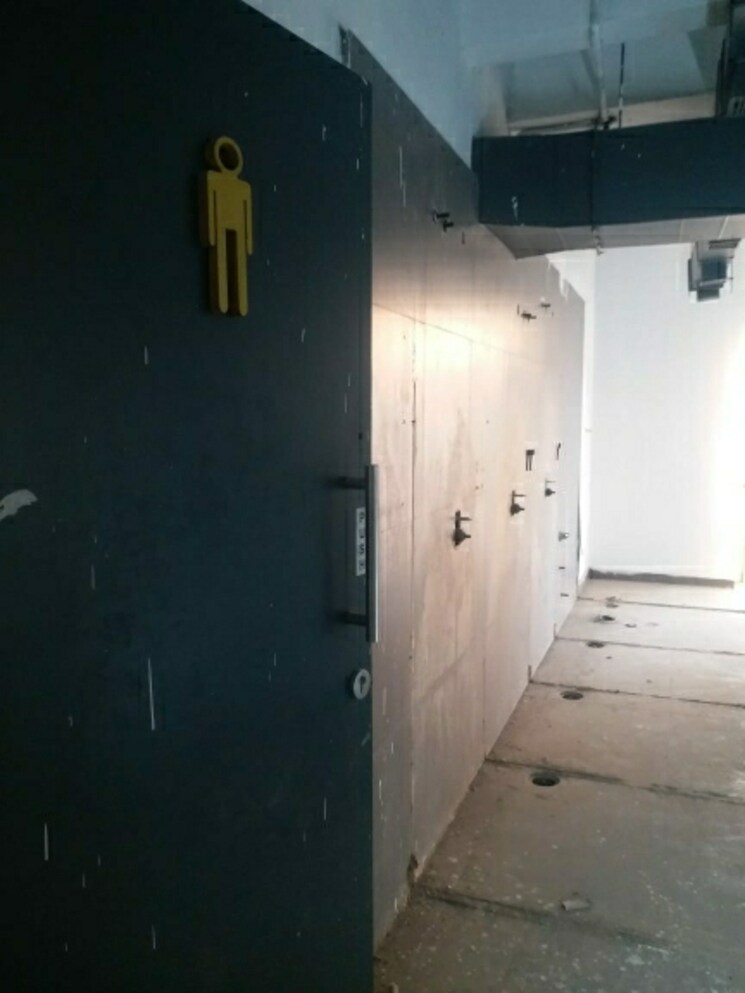 Bathroom, campz-landmark Commercial Office Space 5500 Sq.Ft. In Andheri West Mumbai 9743489