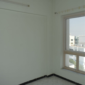 Room in 3 BHK Apartment at Clover Heights, Azad Nagar – for Rent