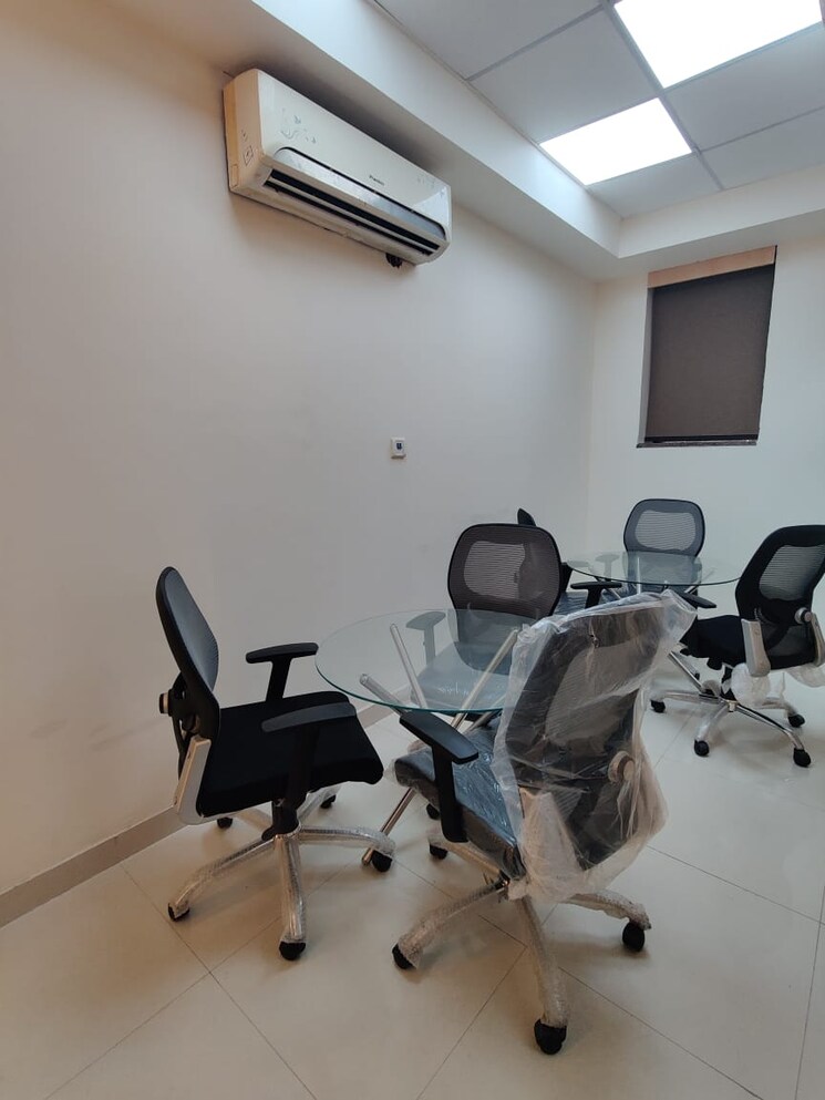 Team Area, sector 63 Commercial Office Space 3000 Sq.Ft. In Sector 63 Noida 9743551