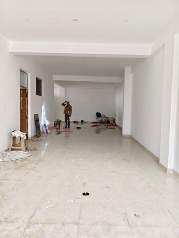 Room in  Warehouse at Sector 63 – for Rent