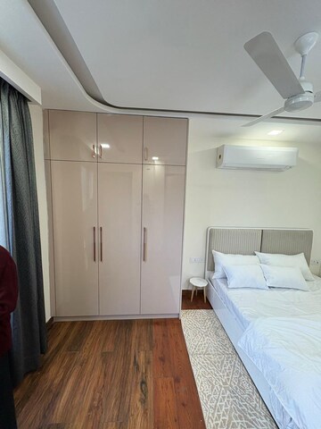 Room in 4 BHK Apartment at Ireo Victory Valley, Sector 67 – for Sale