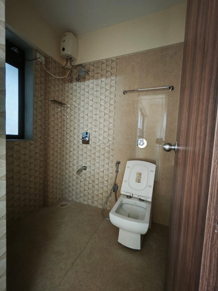 Bathroom, bdl-hresa 3 Bedroom 1100 Sq.Ft. Apartment In Chembur Mumbai 9743636