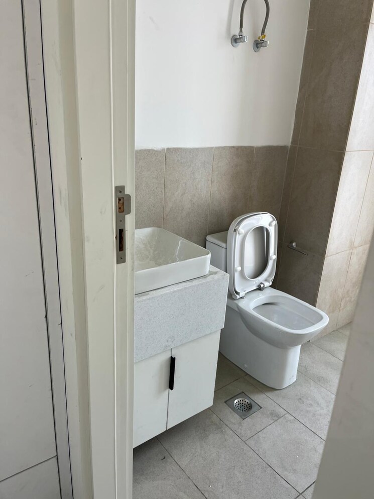 Bathroom, ireo-the-corridors 3 Bedroom 1727 Sq.Ft. Apartment In Sector 67a Gurgaon 9743670