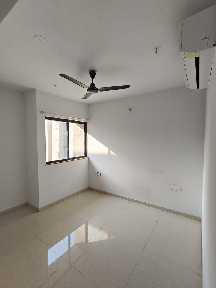 Room, lodha-downtown 2 Bedroom 580 Sq.Ft. Apartment In Dombivli East Thane 9743692