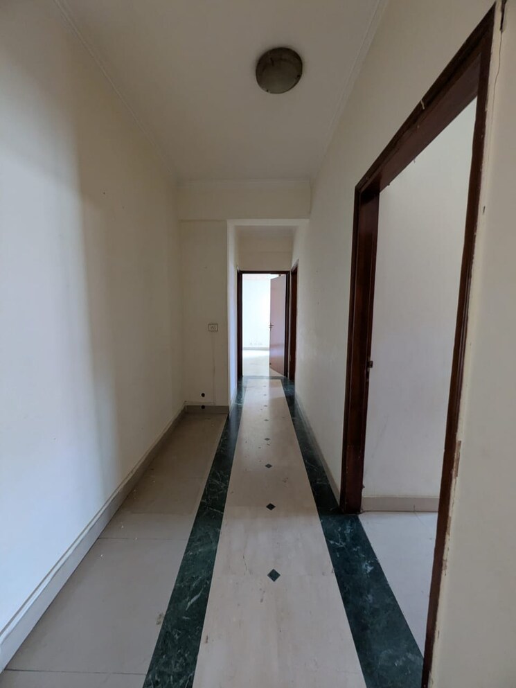 undefined, jmd-gardens 3 Bedroom 2020 Sq.Ft. Apartment In Sector 33 Gurgaon 9743745