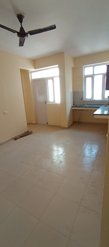 Room in 3 BHK Apartment at Auric City Homes, Sector 82 – for Rent