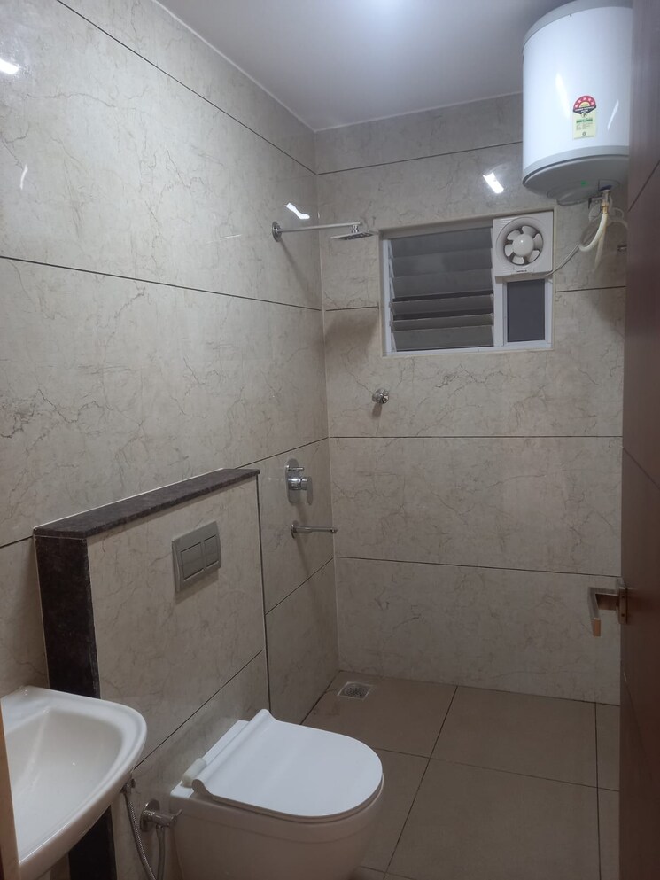 Bathroom, hbr layout 2 Bedroom 900 Sq.Ft. Apartment In Hbr Layout Bangalore 9743791