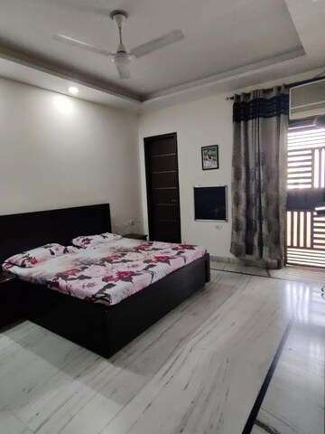 Bedroom in 3.5 BHK Apartment at DLF Westend Heights, Sector 53 – for Rent