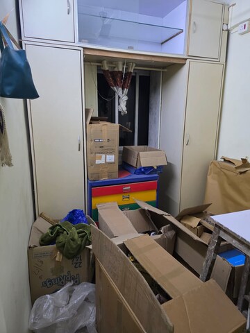 Master Bedroom in 2 BHK Apartment at Eff Jumbo Darshan CHS, Andheri East – for Rent