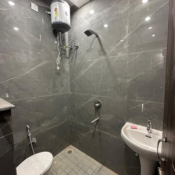 Bathroom in 3 BHK Apartment at LudhianA-Chandigarh Hwy – for Rent