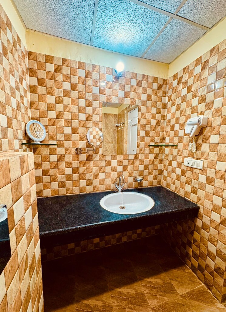 Team Area, ansal-celebrity-meadows 2 Bedroom 1016 Sq.Ft. Apartment In Sushant Golf City Lucknow 9743905