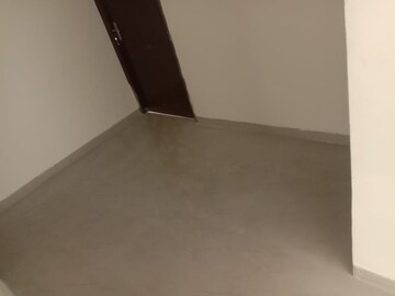 Room in 3 BHK Apartment at Parsvnath Planet, Gomti Nagar – for Rent