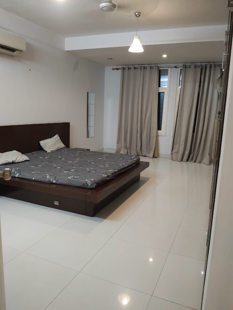 Kitchen, malibu-shopping-arcade 3 Bedroom 290 Sq.Yd. Apartment In South City 2 Gurgaon 9743932