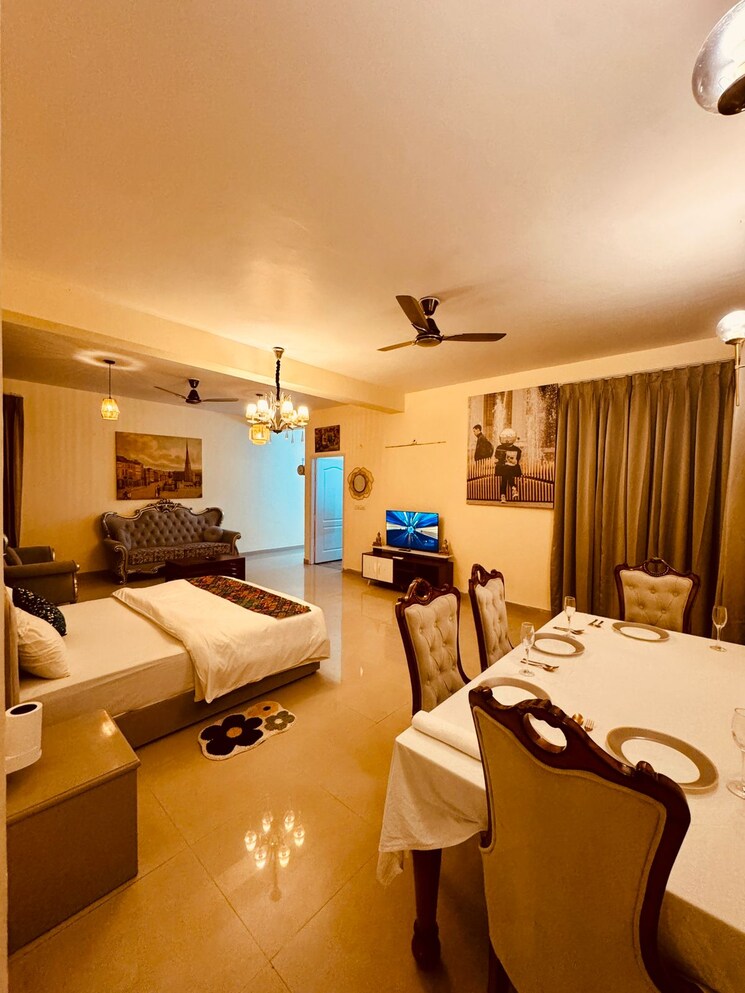 Team Area, ansal-celebrity-meadows 3.5 Bedroom 2015 Sq.Ft. Apartment In Sushant Golf City Lucknow 9743924