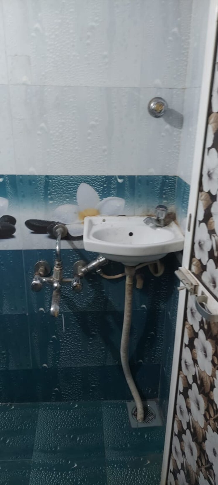 Attached Bathroom, kalina-vihar-darshan-chs 1 Bedroom 500 Sq.Ft. Apartment In Kalina Mumbai 9743929