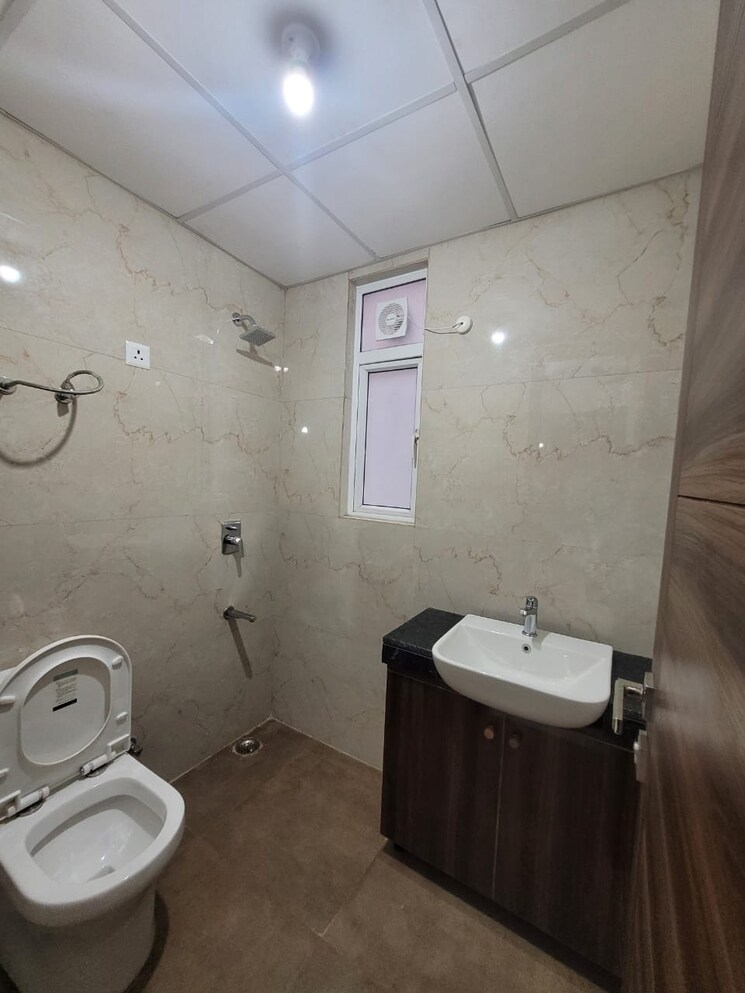 Bathroom, smart-world-gems 3.5 Bedroom 1494 Sq.Ft. Builder Floor In Sector 89 Gurgaon 9743948