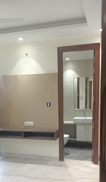 Washroom in 2 BHK Builder Floor at West Patel Nagar – for Sale