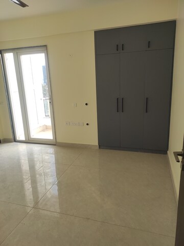 5 BHK Apartment For Rent in Sector 52