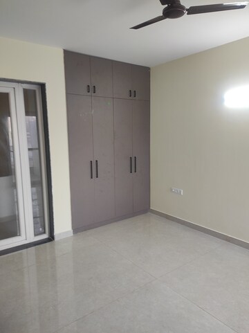 Master Bedroom in 5 BHK Apartment at Sector 52 – for Rent