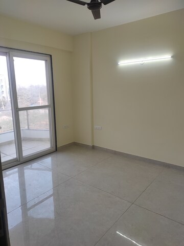 Master Bedroom in 5 BHK Apartment at Sector 52 – for Rent