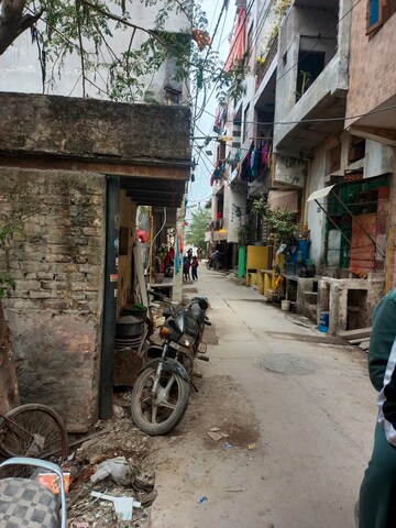 Parking in 2 BHK Independent House at Tomar Colony – for Sale