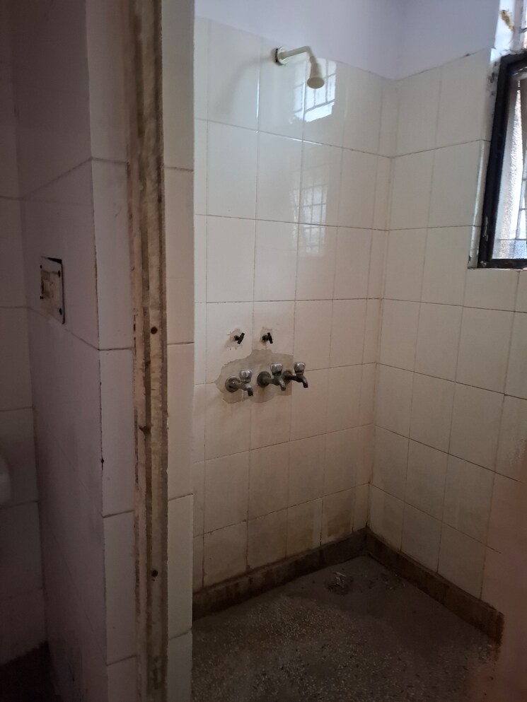 Bathroom, sunshine-apartment 1 RK 500 Sq.Ft. Apartment In Sector 99 Noida 9744070