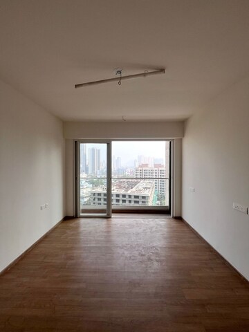 Room in 2 BHK Apartment at Indiabulls One Indiabulls, Pokhran Road No Two – for Rent