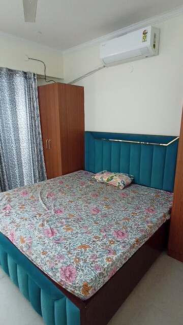 Bedroom in 2 BHK Apartment at Signature Global Prime, Sector 63a – for Rent
