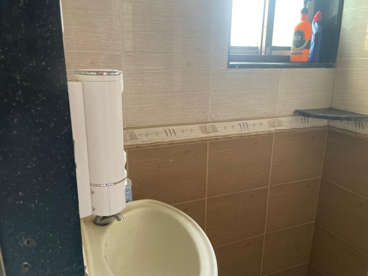 Bathroom, airoli-shivshankar-tower-chs 2 Bedroom 1060 Sq.Ft. Apartment In Airoli Sector 20 Navi Mumbai 9744150