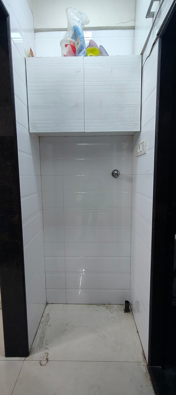 Bathroom, chikoowadi 1 Bedroom 500 Sq.Ft. Apartment In Chikoowadi Mumbai 9744174