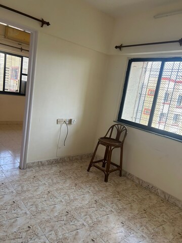 Room in 2 BHK Apartment at Raheja Sunglow, Powai – for Rent