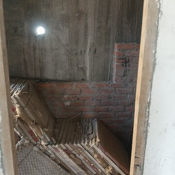 Furnished Amenities in 4 BHK Apartment at Jaypee Kensington Boulevard, Sector 131 – for Sale