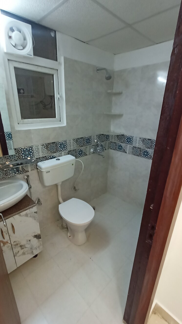 Bathroom, signature-global-prime 2 Bedroom 1050 Sq.Ft. Apartment In Sector 63a Gurgaon 9744277