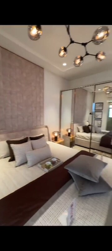 Master Bedroom in 3 BHK Builder Floor at BPTP Amstoria, Sector 102 – for Sale