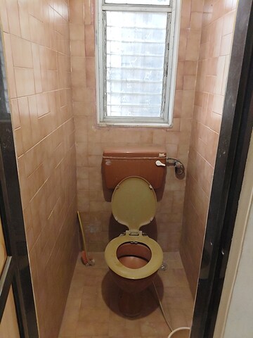 Bathroom in 2 BHK Apartment at Vile Parle East – for Rent