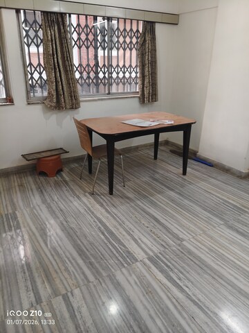 Bedroom in 2 BHK Apartment at Vile Parle East – for Rent