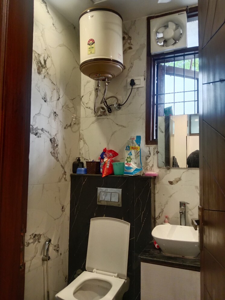 Attached Bathroom, malviya nagar 2 Bedroom 600 Sq.Ft. Builder Floor In Malviya Nagar Delhi 9744506