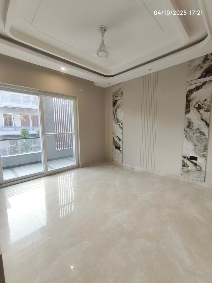 Room, sector 9 3 Bedroom 280 Sq.Yd. Builder Floor In Sector 9 Gurgaon 9744985