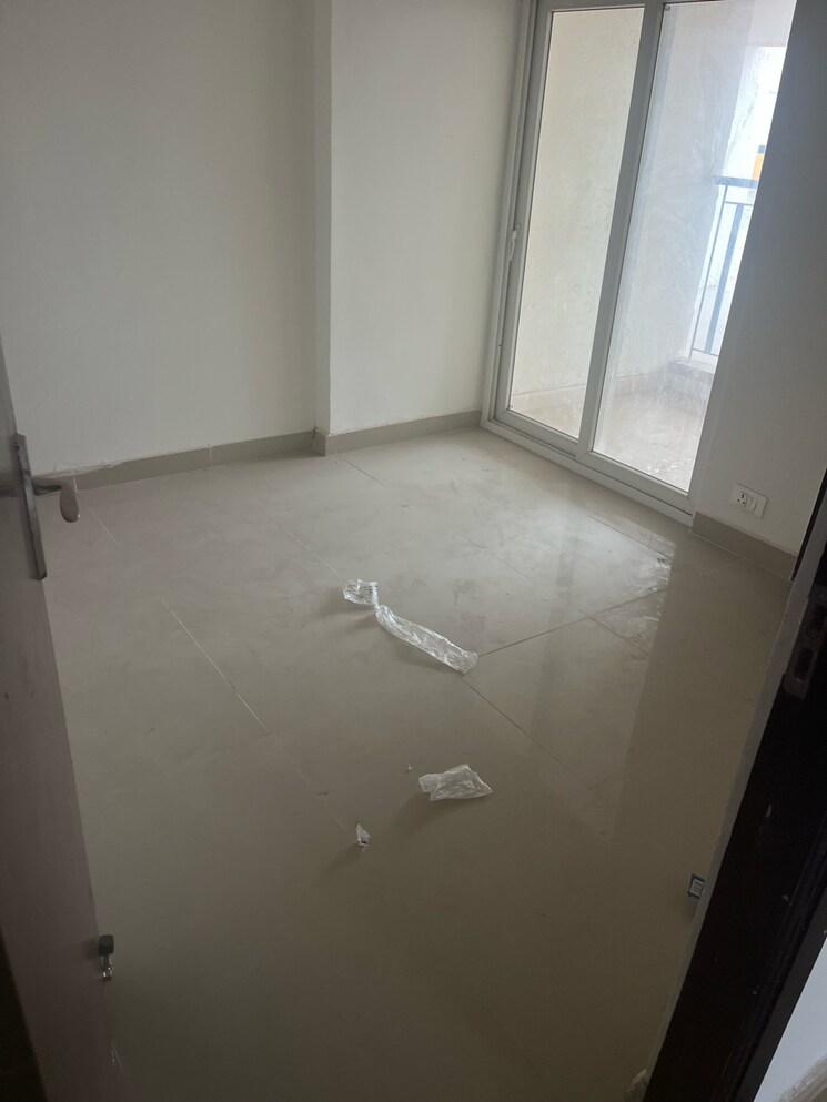 Room, amrapali-centurian-park 3 Bedroom 1145 Sq.Ft. Apartment In Amrapali Dream Valley Greater Noida 9745001