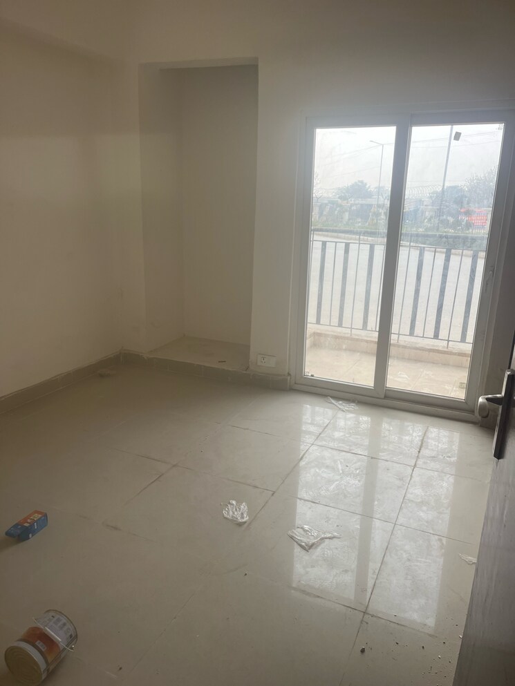 Room, amrapali-centurian-park 3 Bedroom 1145 Sq.Ft. Apartment In Amrapali Dream Valley Greater Noida 9745001