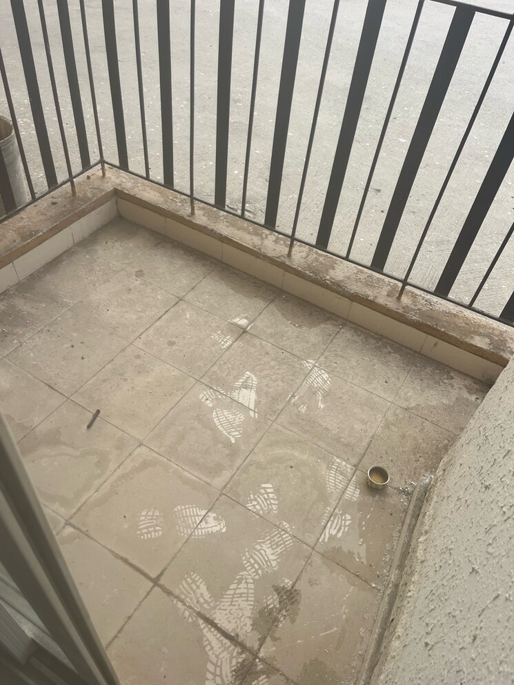 Balcony, amrapali-centurian-park 3 Bedroom 1145 Sq.Ft. Apartment In Amrapali Dream Valley Greater Noida 9745001