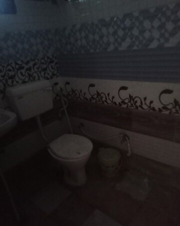 Bathroom in 2 BHK Villa at Aliganj – for Rent