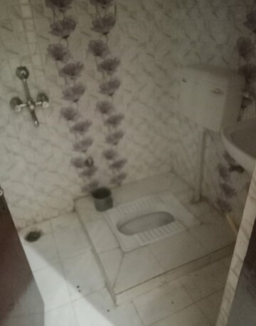 Bathroom in 2 BHK Villa at Aliganj – for Rent