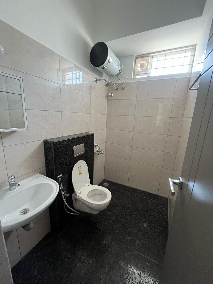 Bathroom, aecs layout 1 Bedroom 750 Sq.Ft. Apartment In Aecs Layout Bangalore 9745031