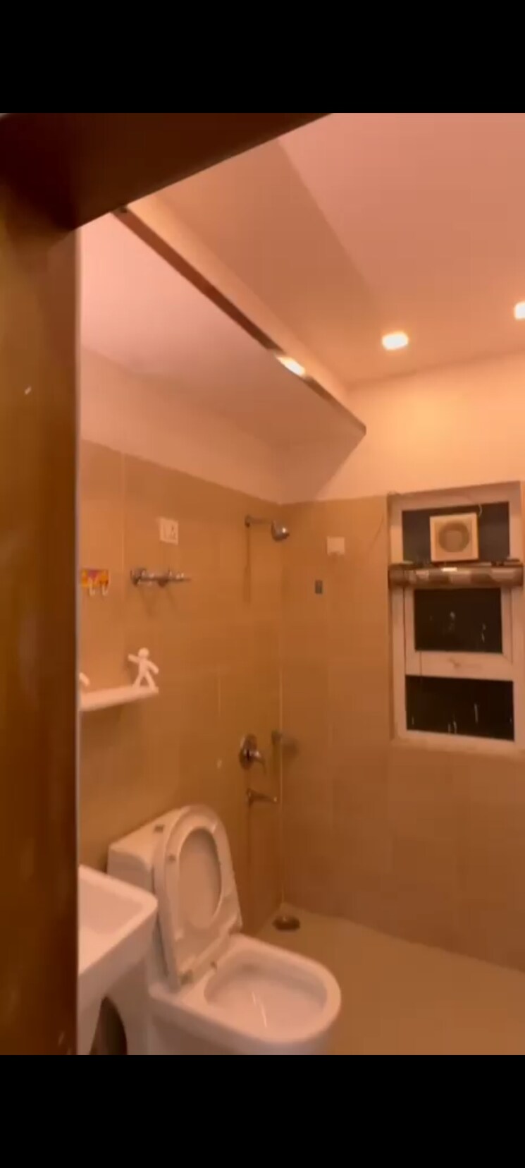 Bathroom, bptp-park-floors-ii 3 Bedroom 982 Sq.Ft. Apartment In Sector 76 Faridabad 9745434