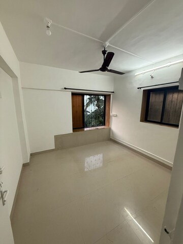 Bedroom in 1 BHK Apartment at Bandra West – for Rent