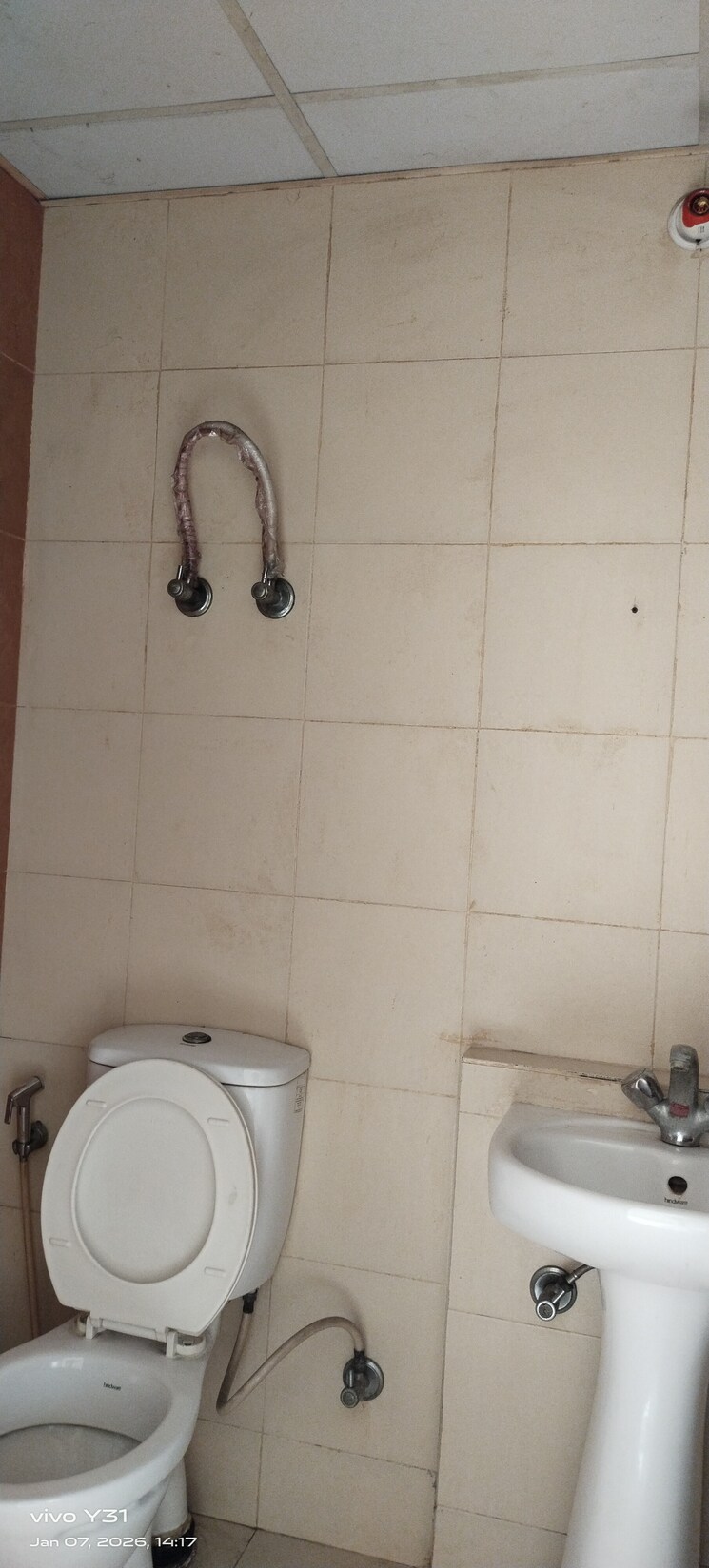 Bathroom, mahagun-mywoods 3 Bedroom 1235 Sq.Ft. Apartment In Sector 16c Greater Noida Greater Noida 9745552