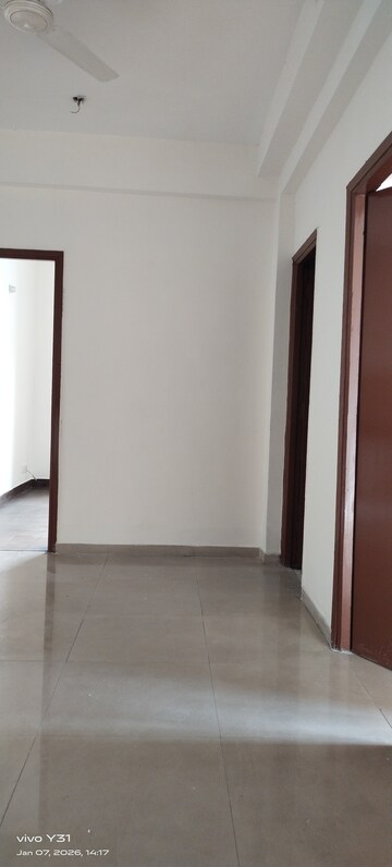 Room in 3 BHK Apartment at Mahagun Mywoods, Sector 16c Greater Noida – for Rent