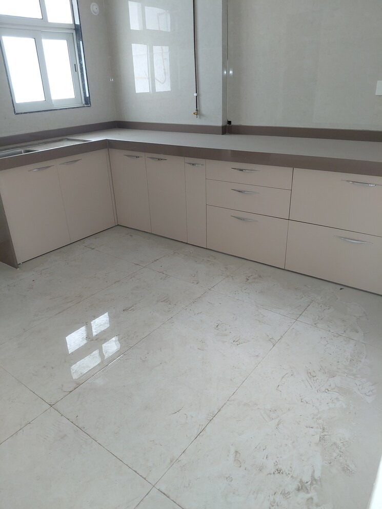 Bathroom, je-and-vee-madhuban 2 Bedroom 707 Sq.Ft. Apartment In Malad East Mumbai 9745616