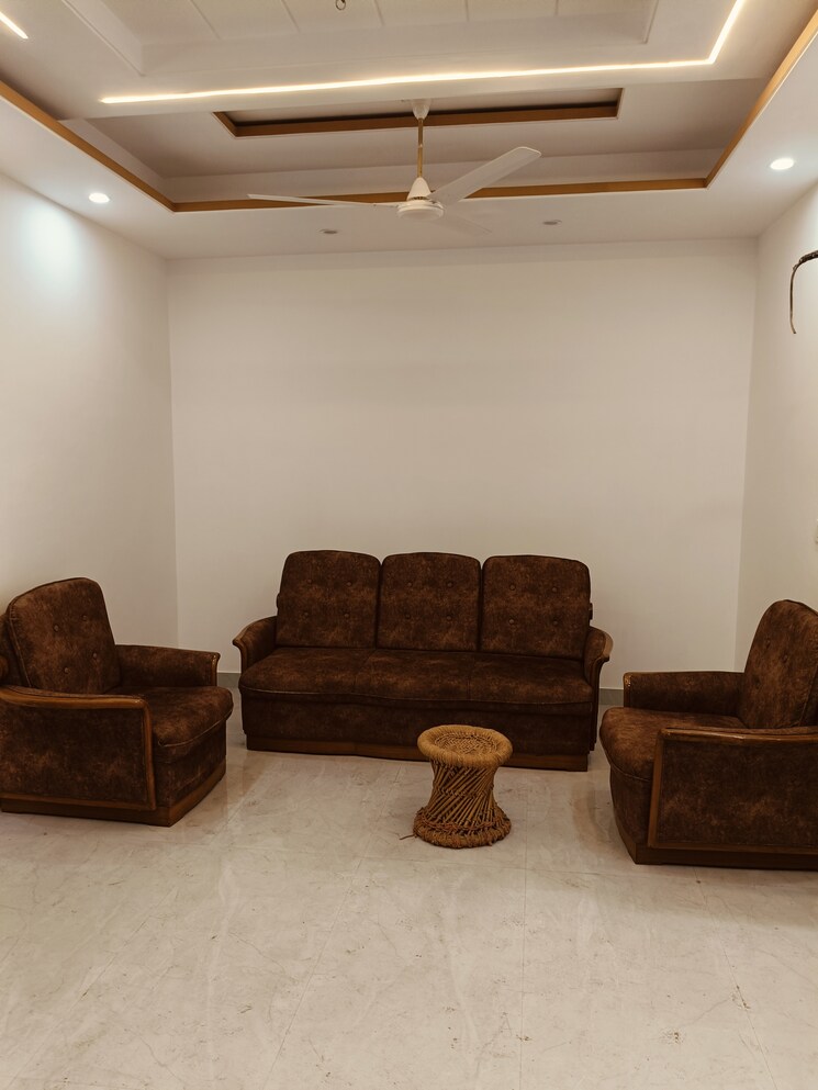 Living Room, pir machalla 3 Bedroom 1500 Sq.Ft. Builder Floor In Pir Machalla Zirakpur 9745688